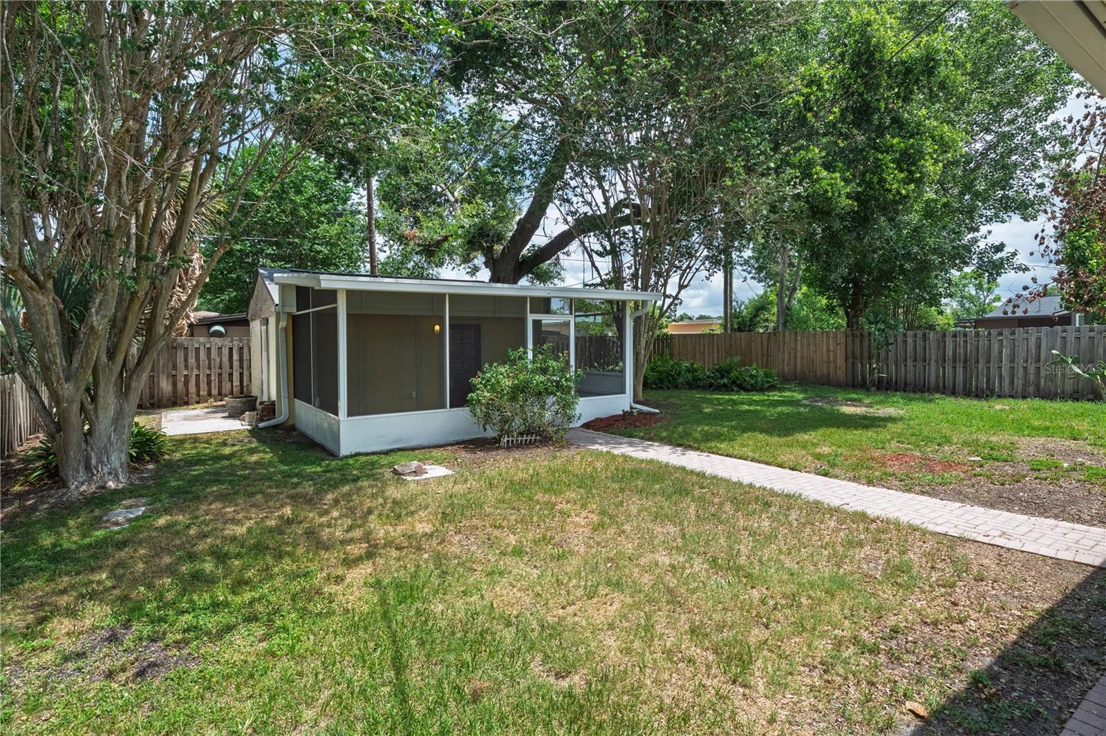 SUNSHINE GARDENS - Residential