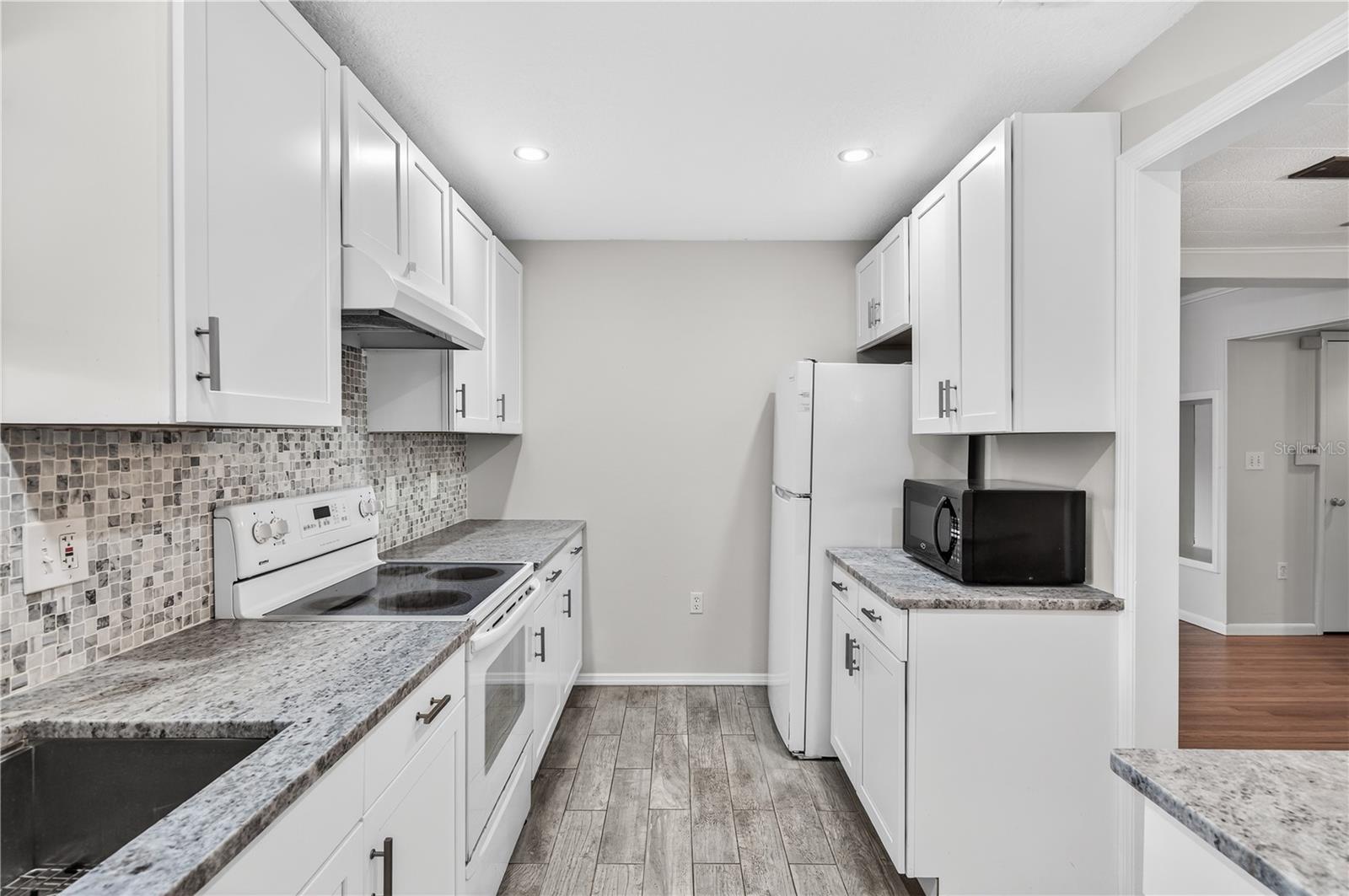 SUNSHINE GARDENS - Residential