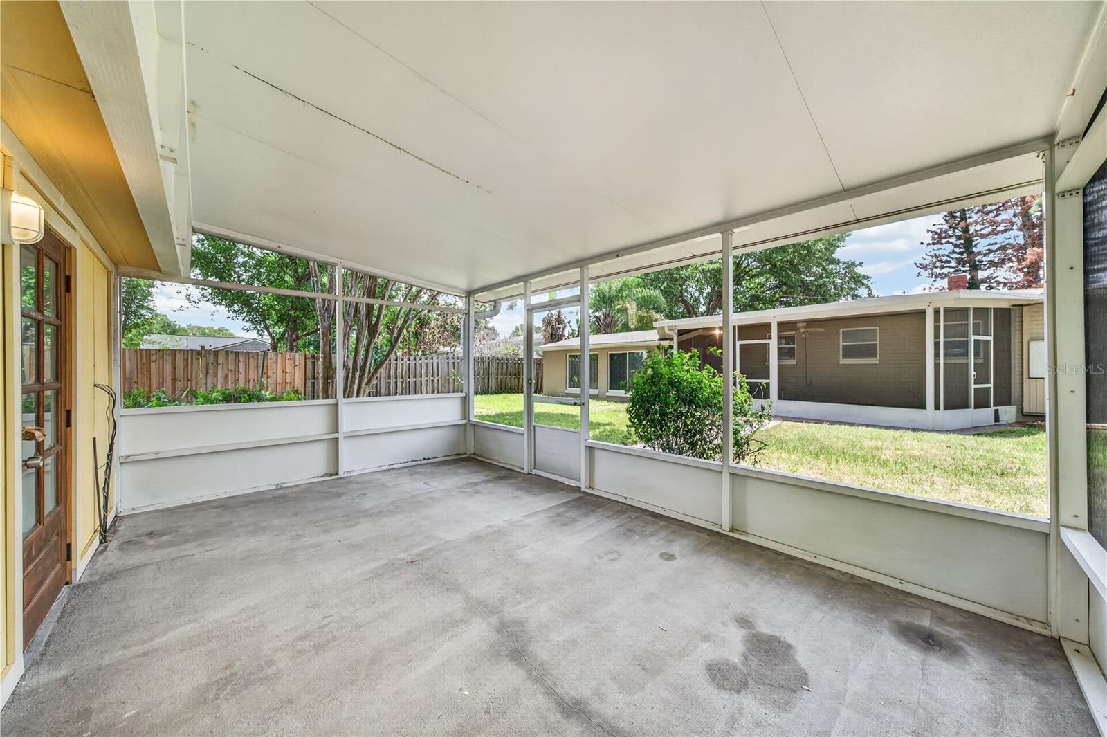 SUNSHINE GARDENS - Residential