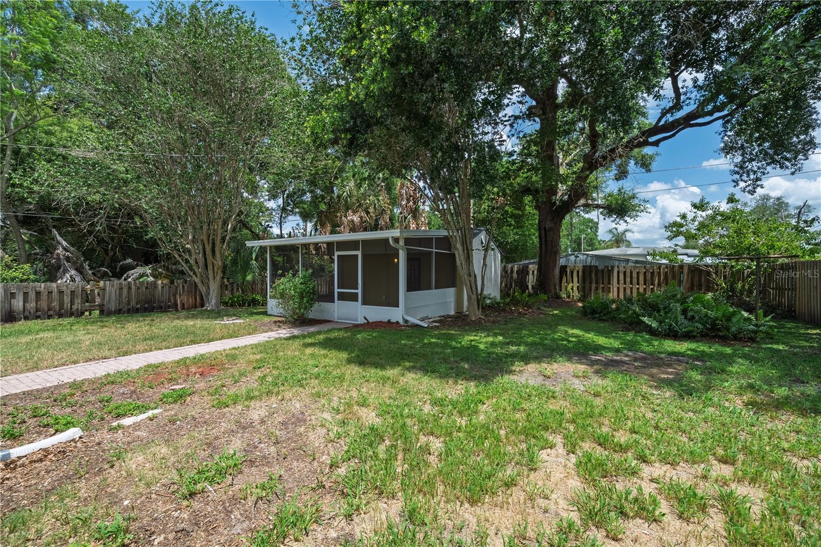 SUNSHINE GARDENS - Residential