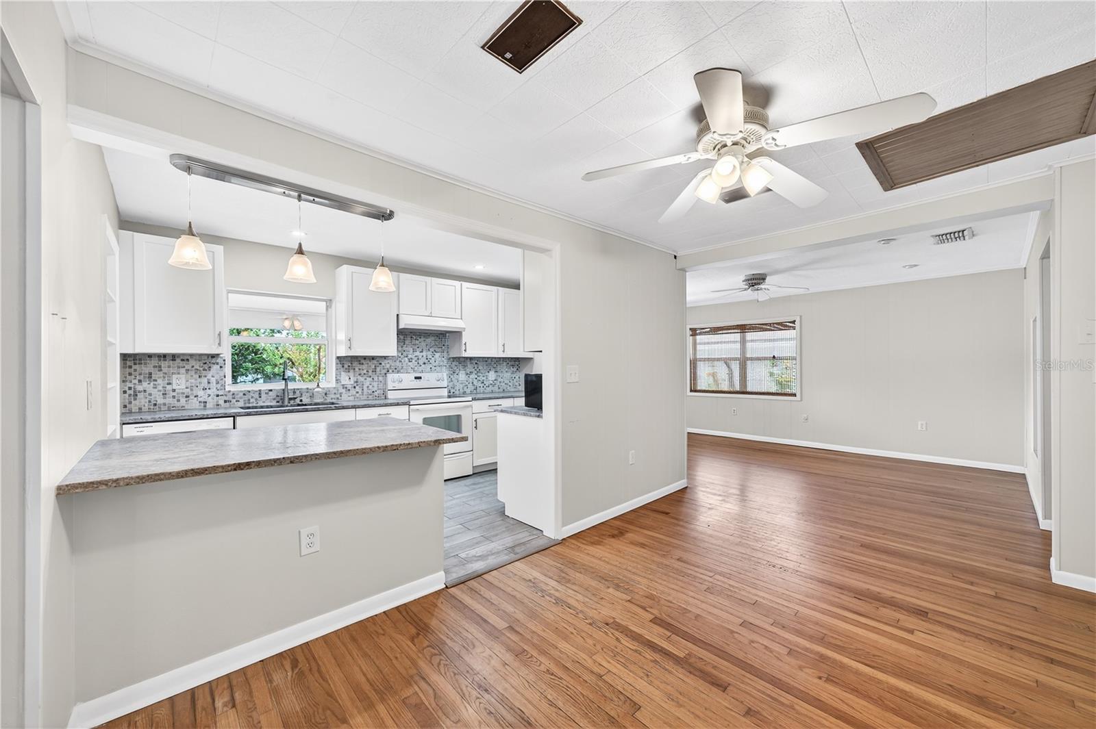 SUNSHINE GARDENS - Residential