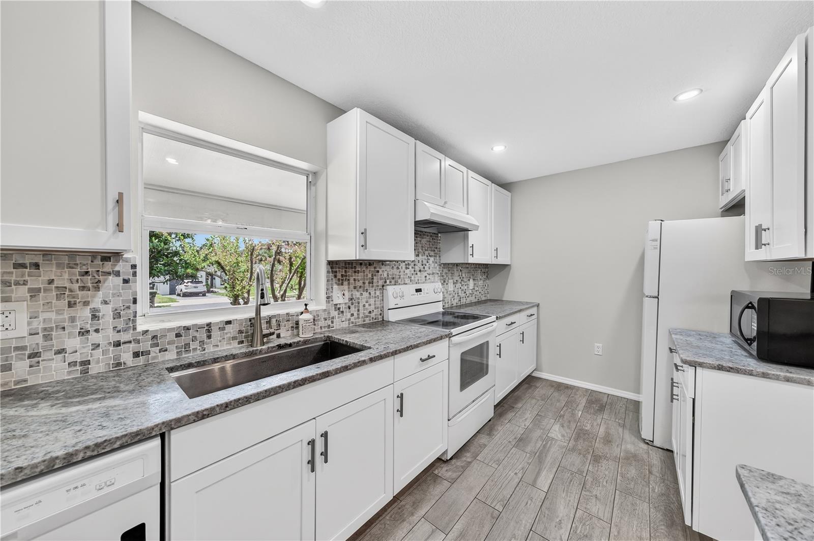 SUNSHINE GARDENS - Residential