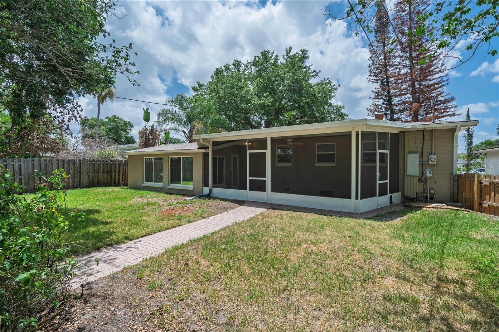 SUNSHINE GARDENS - Residential