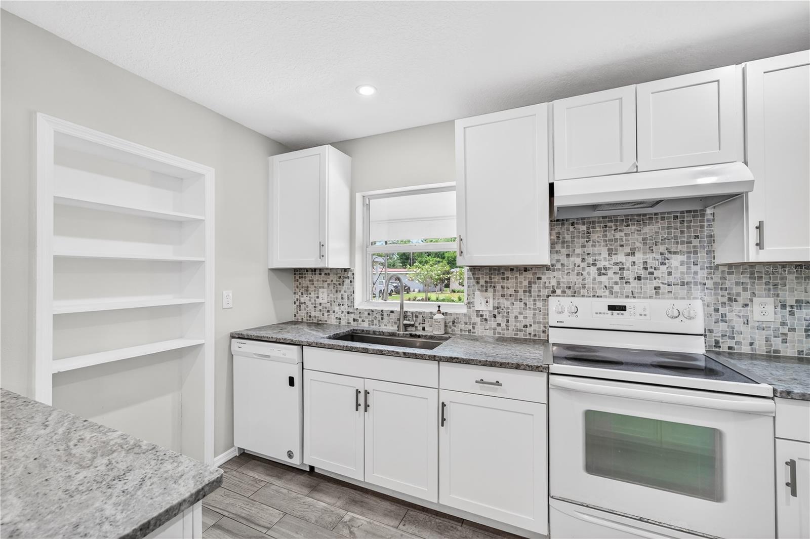 SUNSHINE GARDENS - Residential
