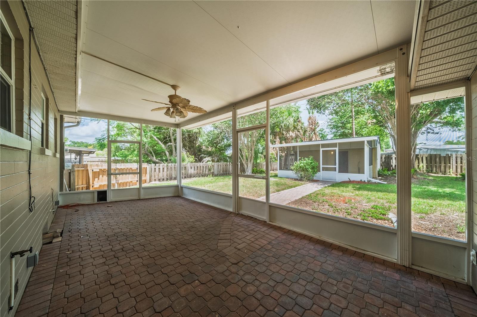 SUNSHINE GARDENS - Residential