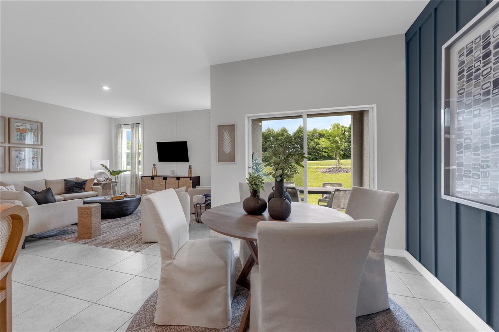 SILVER LAKE POINTE - Residential