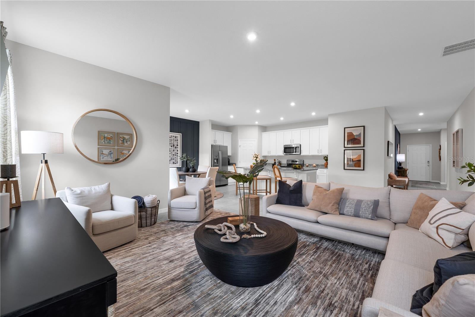 SILVER LAKE POINTE - Residential