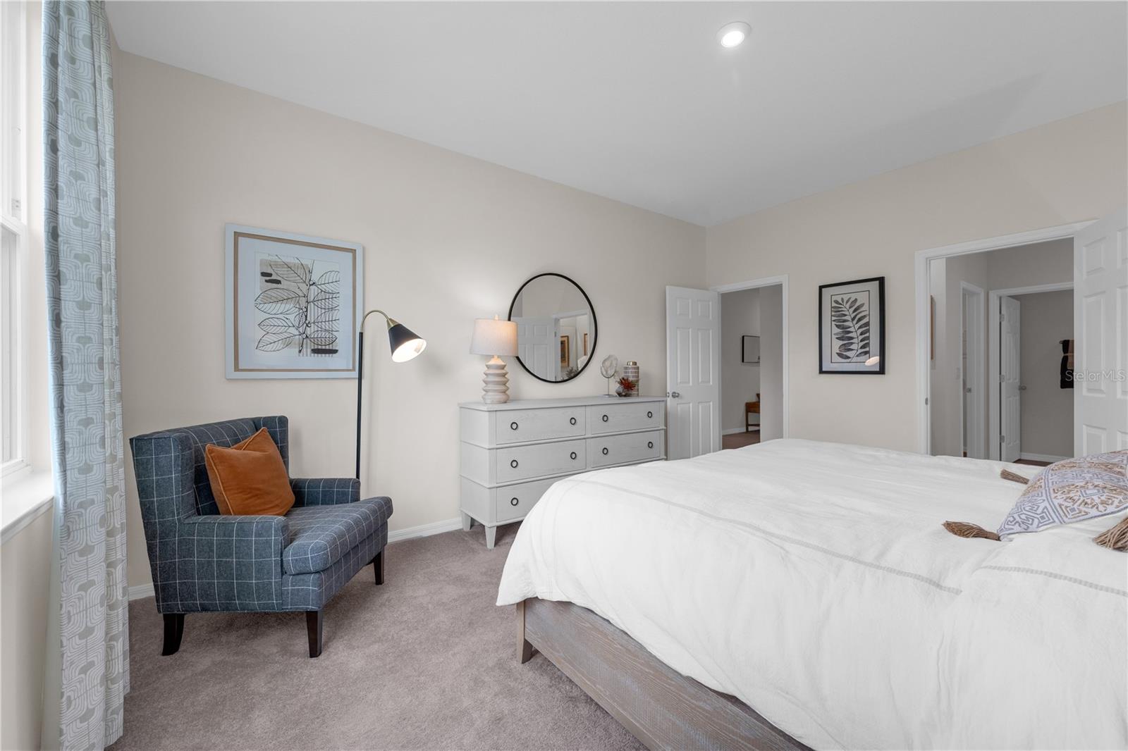 SILVER LAKE POINTE - Residential