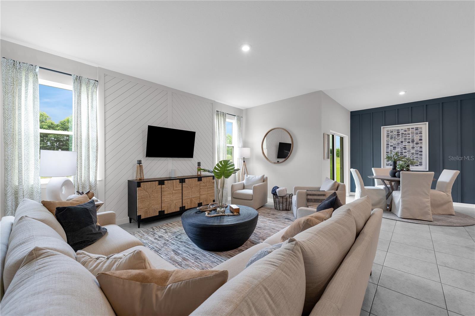 SILVER LAKE POINTE - Residential