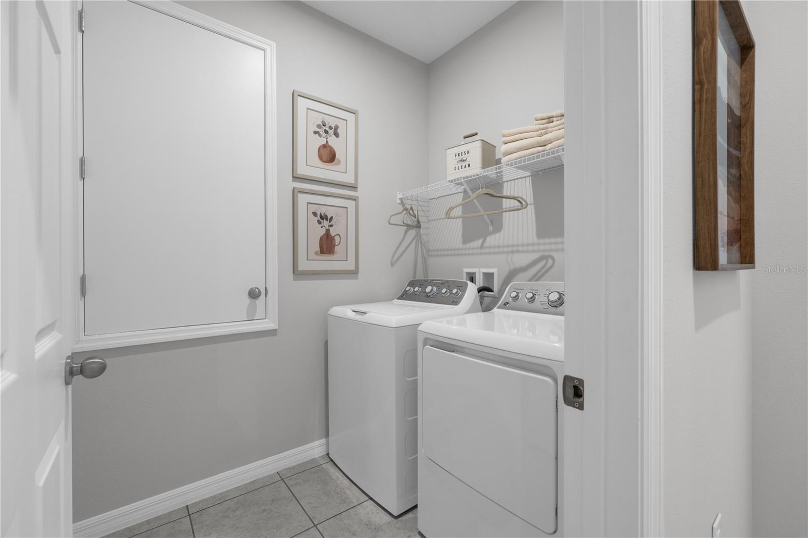 SILVER LAKE POINTE - Residential