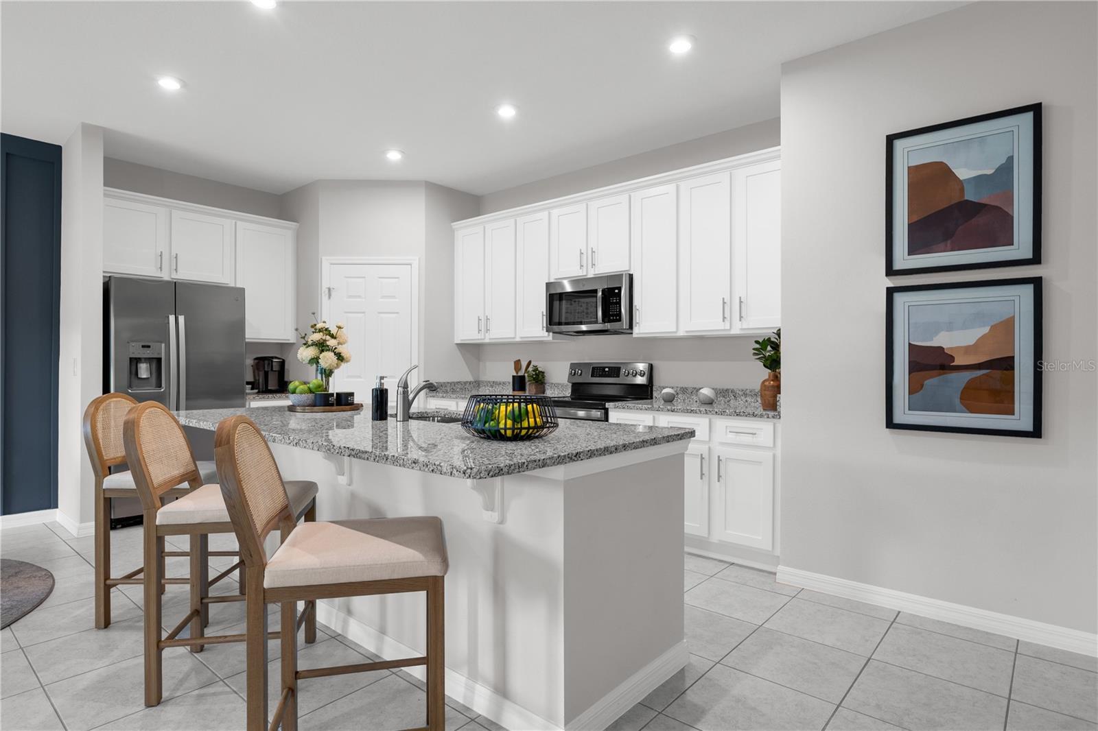 SILVER LAKE POINTE - Residential