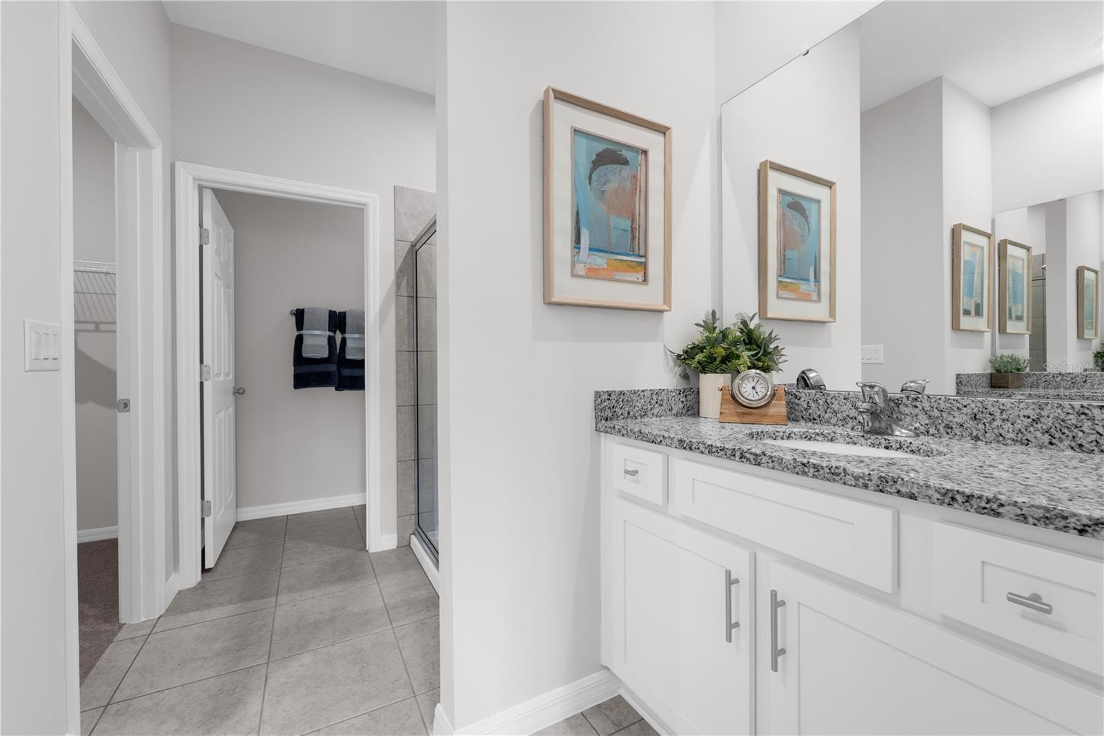 SILVER LAKE POINTE - Residential