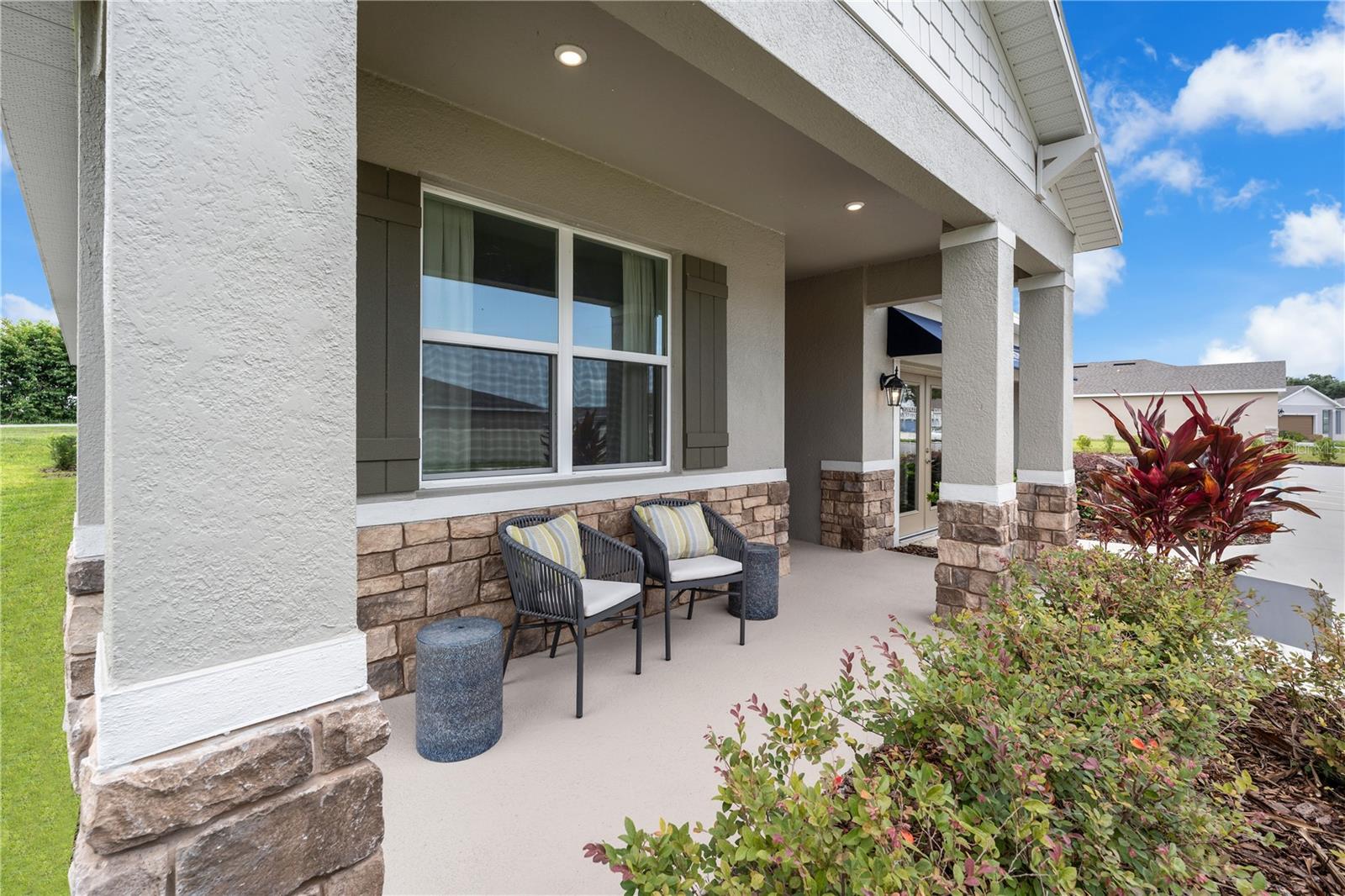 SILVER LAKE POINTE - Residential