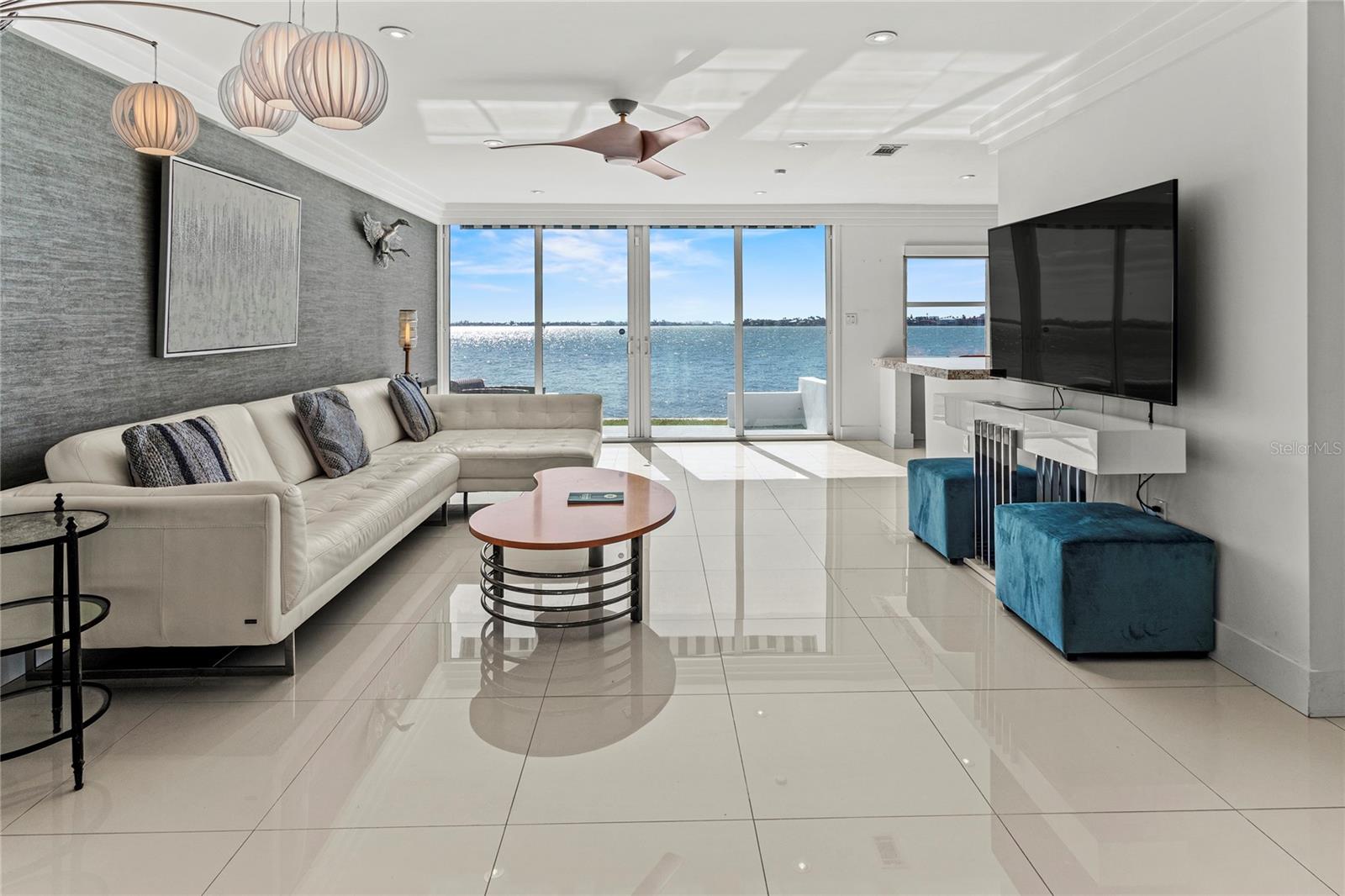 HARBOR HOUSE SOUTH - Residential