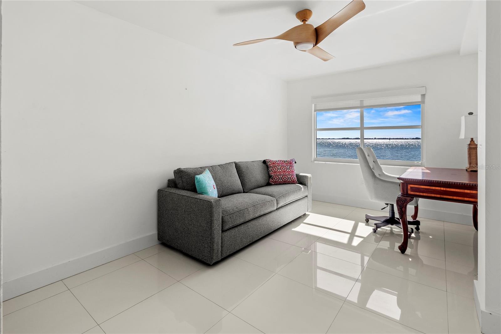 HARBOR HOUSE SOUTH - Residential