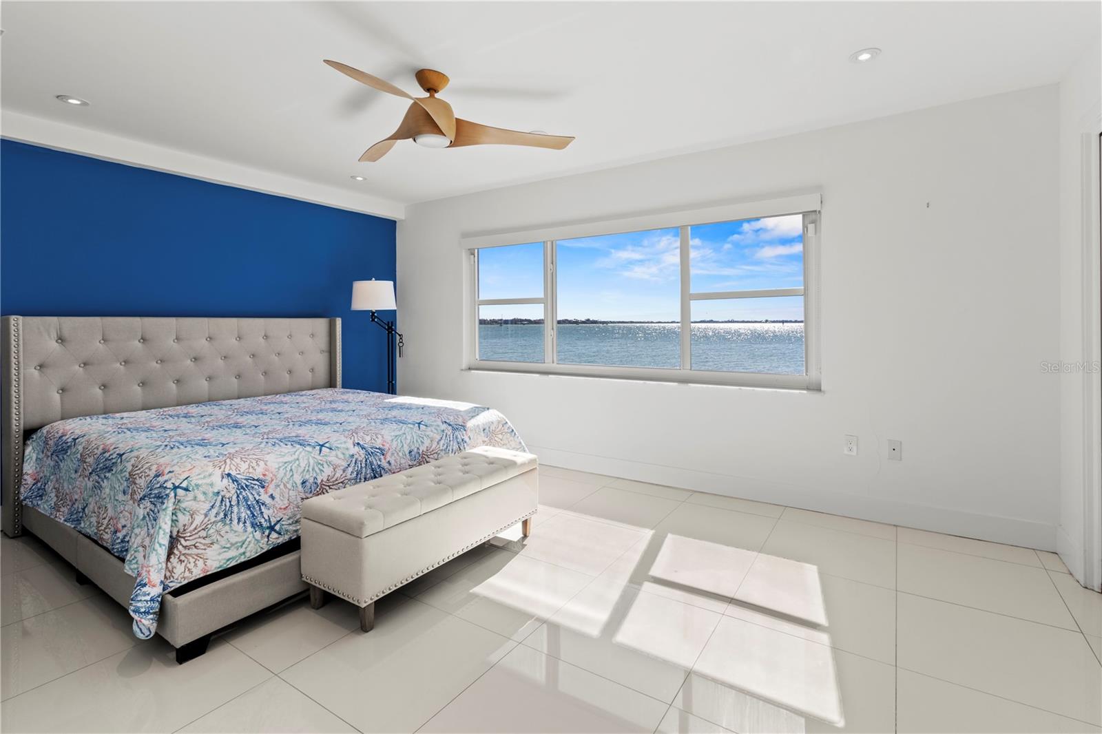 HARBOR HOUSE SOUTH - Residential
