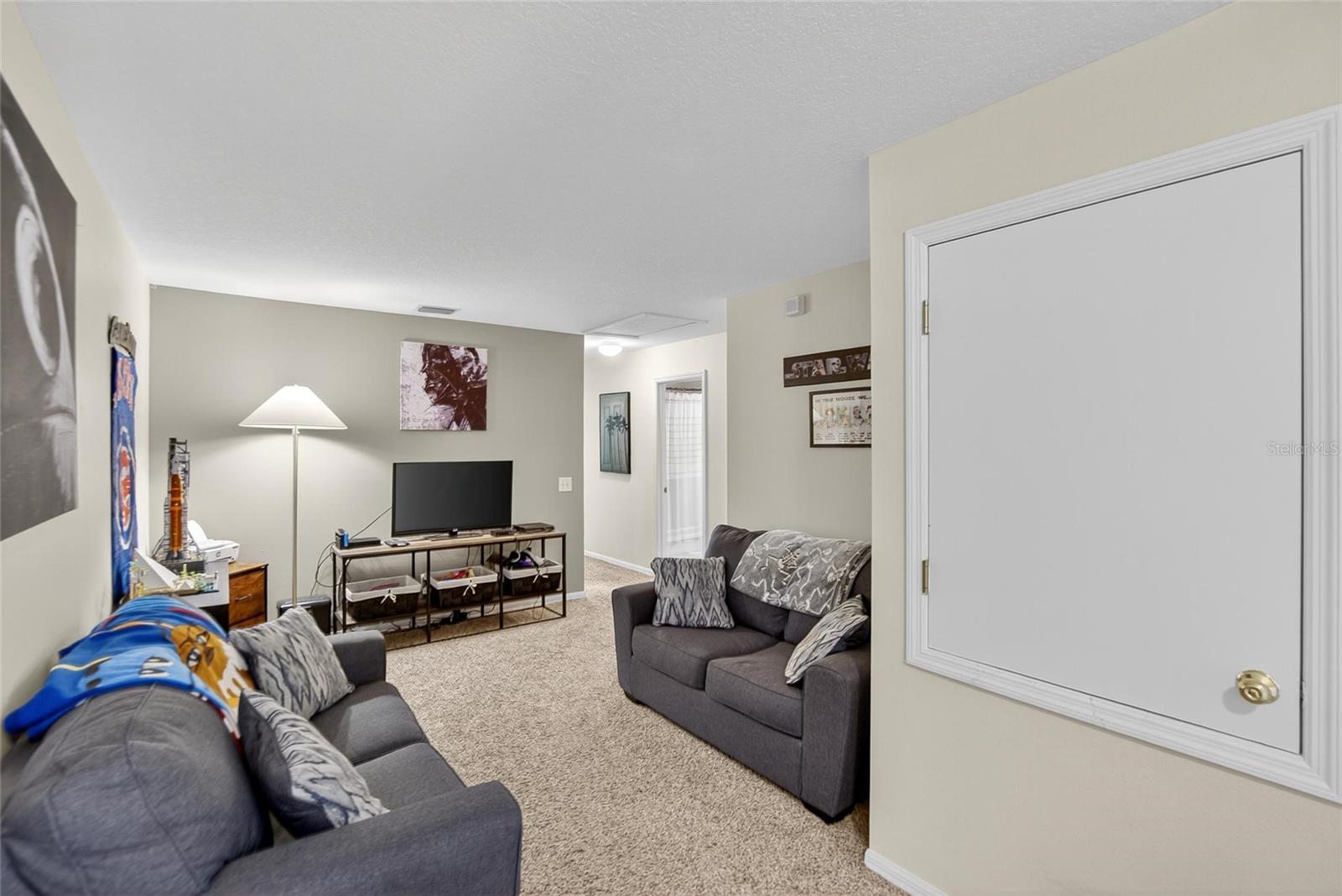 BALLANTRAE VILLAGE 01 - Residential
