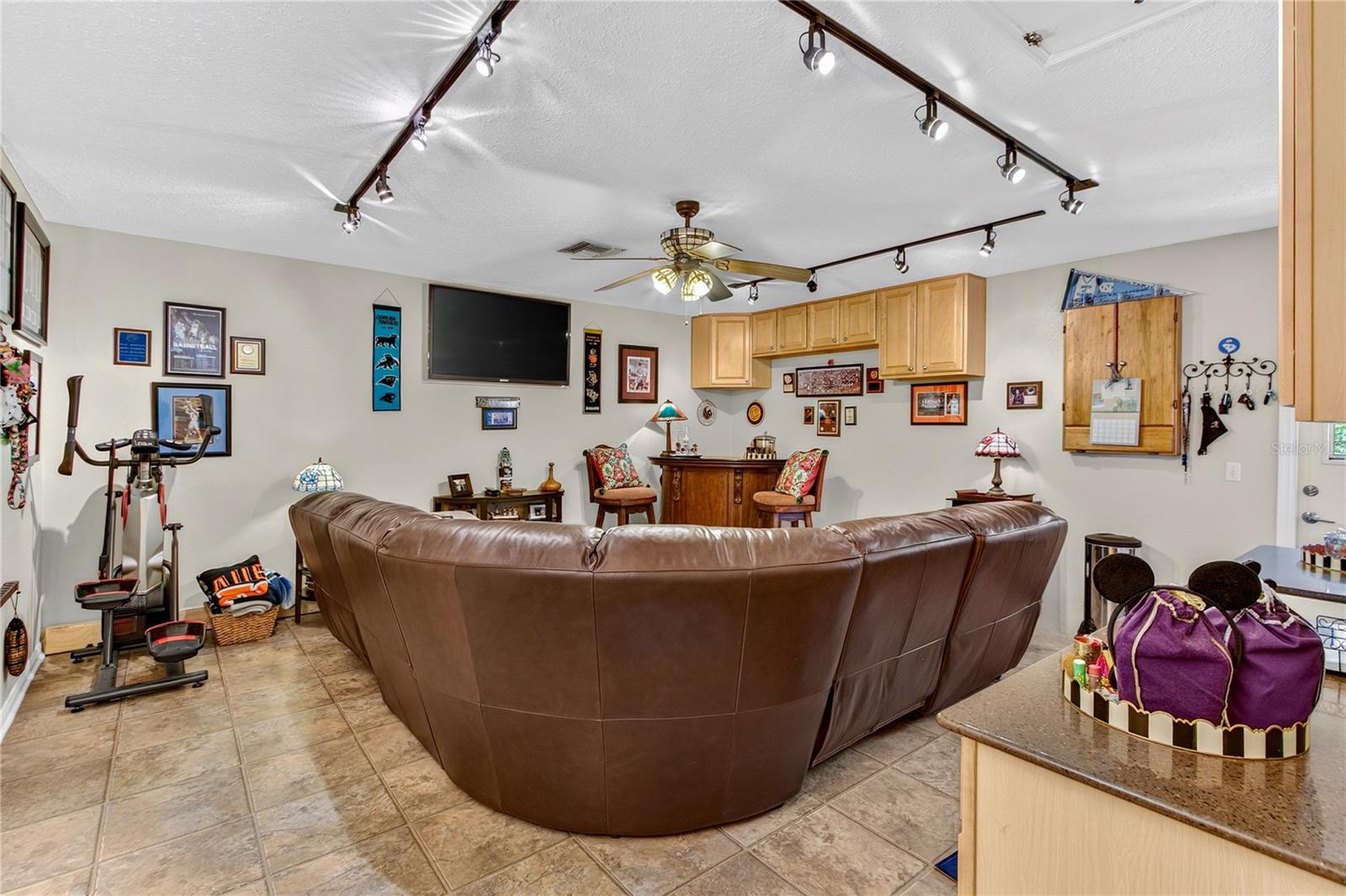CEDAR BEND - Residential