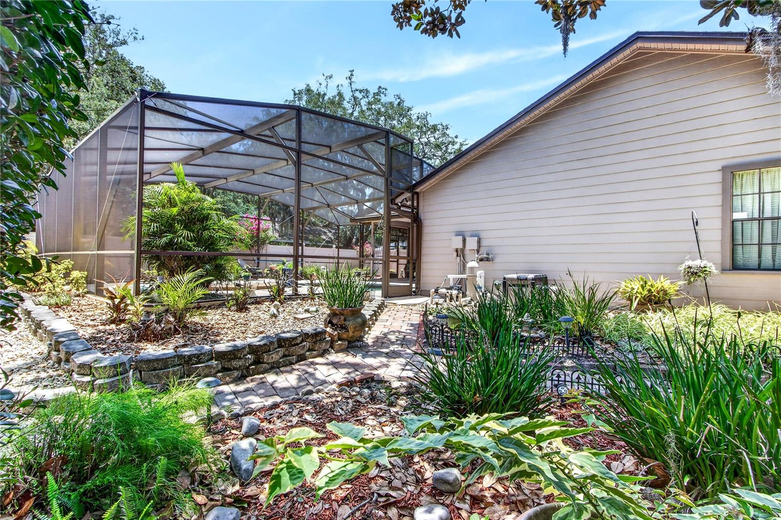 CEDAR BEND - Residential