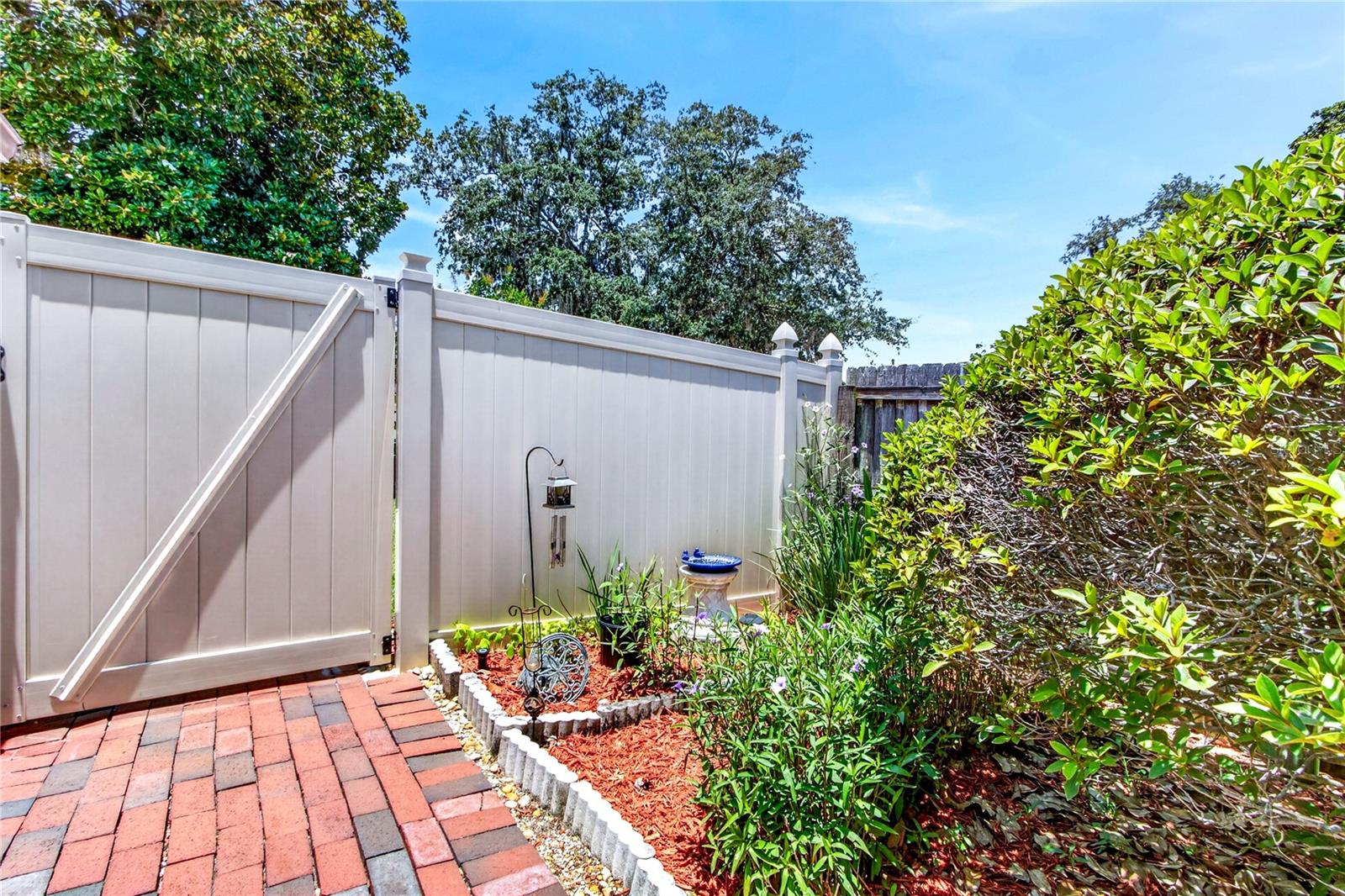 CEDAR BEND - Residential