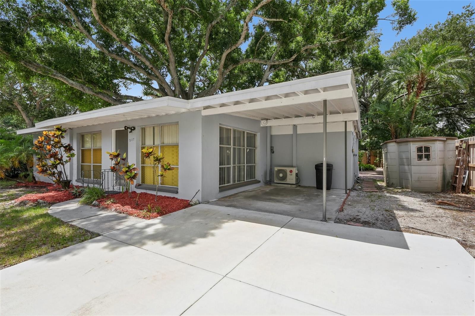 SUNSET GARDENS - Residential