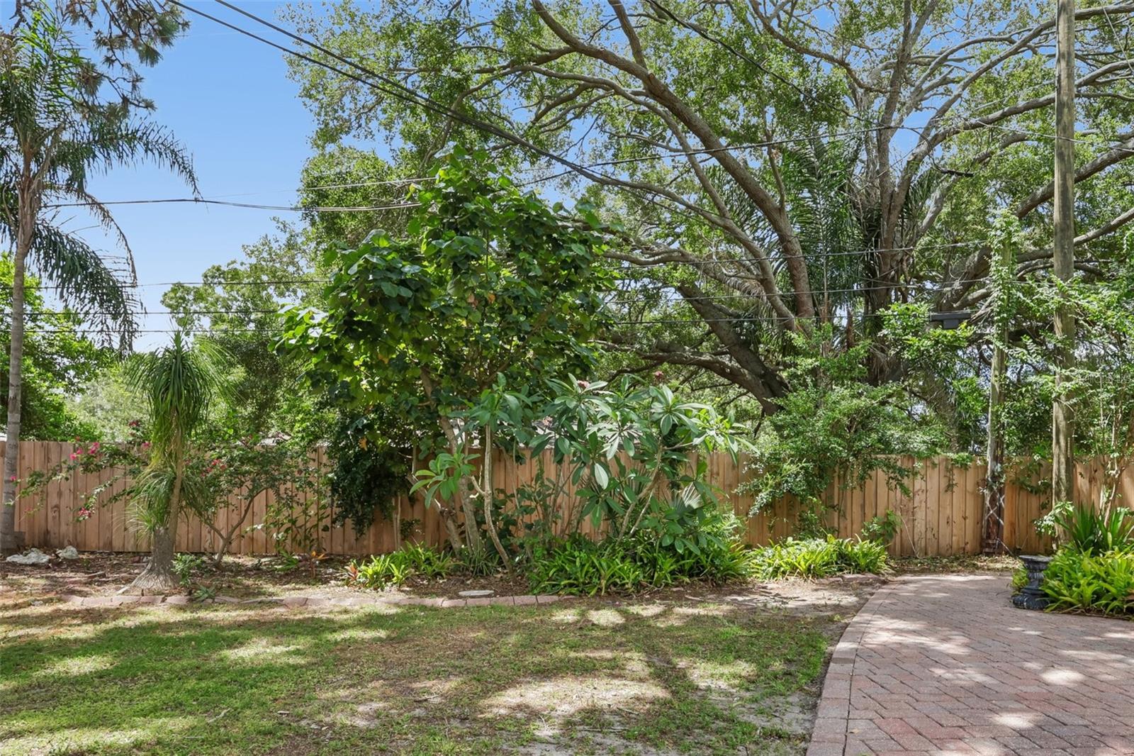 SUNSET GARDENS - Residential