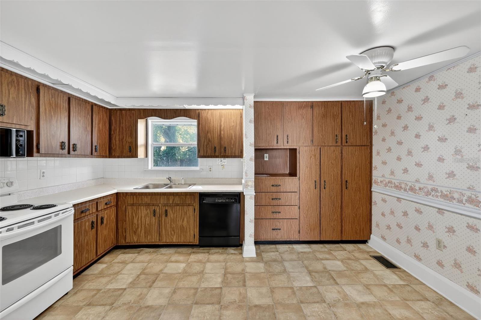 CATHCARTS SQUARE - Residential