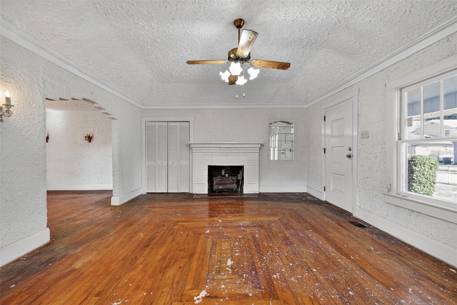 CATHCARTS SQUARE - Residential