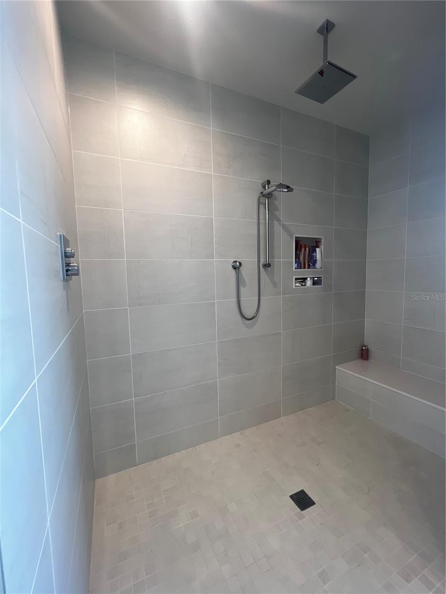 HYDE PARK HOUSE - Residential Lease