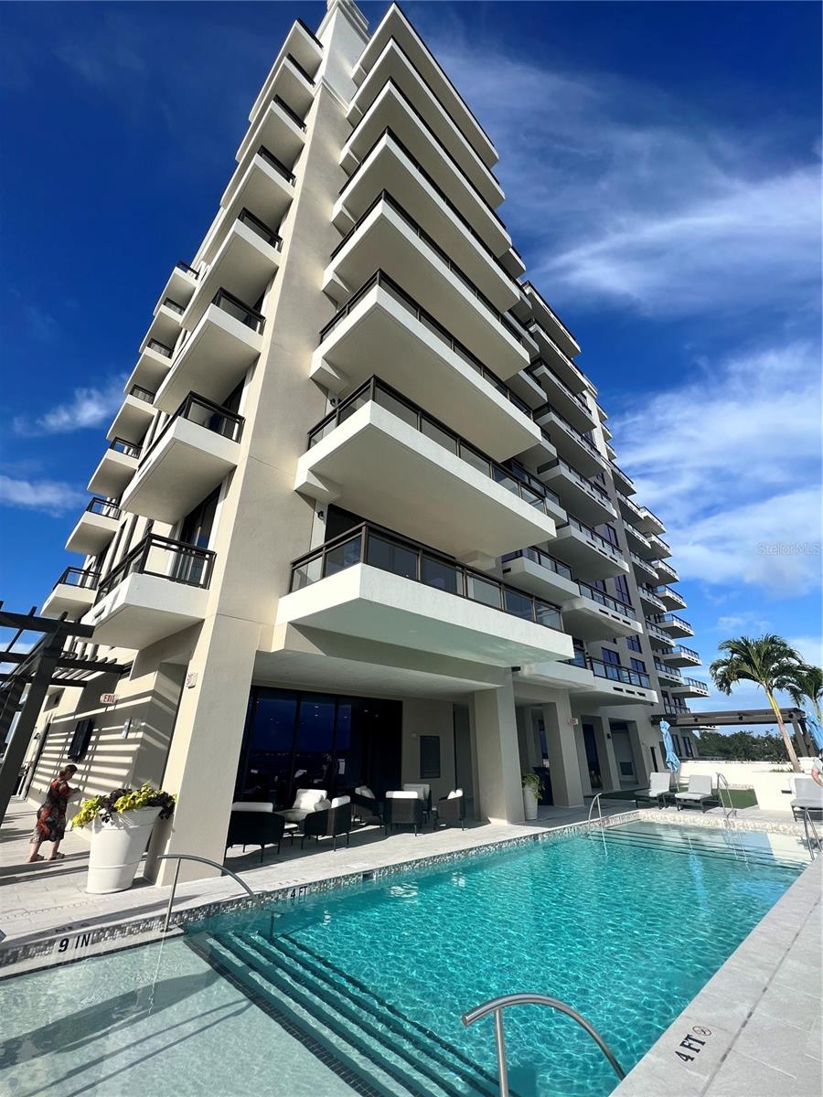 Gorgeous brand new condominium available for rent at the new luxurious Hyde Park House building on the 16th floor
. Located on famous Bayshore Blvd; minutes from the best shops and restaurants. Luxury living at its finest in historic Hyde Park, featuring a 10 ft ceiling unit; 3 bedrooms, 3-1/2 baths with an open floor plan. A premium Chef's kitchen design with European cabinetry, quartz countertops, Gaggenau appliances, and large porcelain tiles throughout the entire unit. Walk to your sizeable balcony overlooking the stunning views of Downtown Tampa Skyline and enjoy the best sunrises and sunsets that Tampa has to offer. As soon as you enter the owner's suite you will be greet with the best views of the bay from the second balcony. The next great thing is the large walking closet with a his & hers division. The luxurious bathroom offers dual vanities with a large frameless glass shower, which includes a hand held set, body sprayer, and a rain head shower. The building offers to their residents a resort style pool, spa, covered kitchen with a grill, fire pit, fitness center, and inside social room. Other building amenities include private secured parking garage, access controlled entry to the building and elevators, climate controlled storage, & 24-hour concierge.