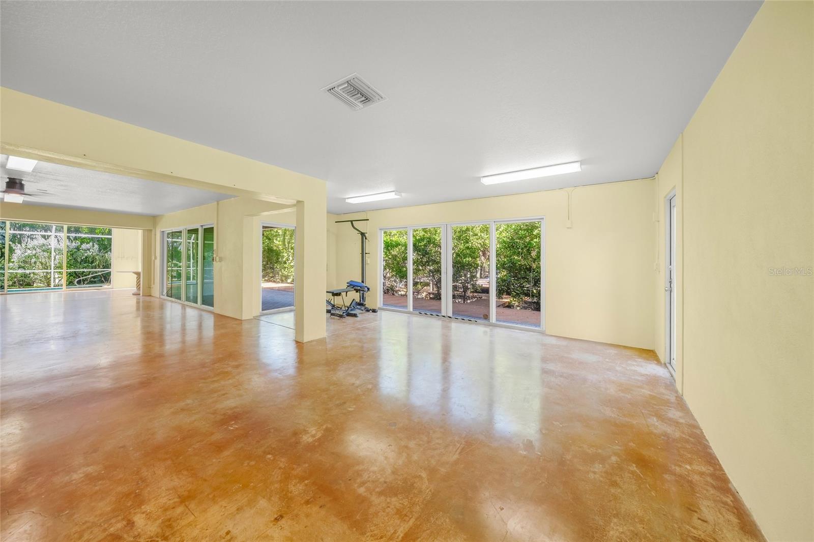SLEEPY LAGOON PARK - Residential