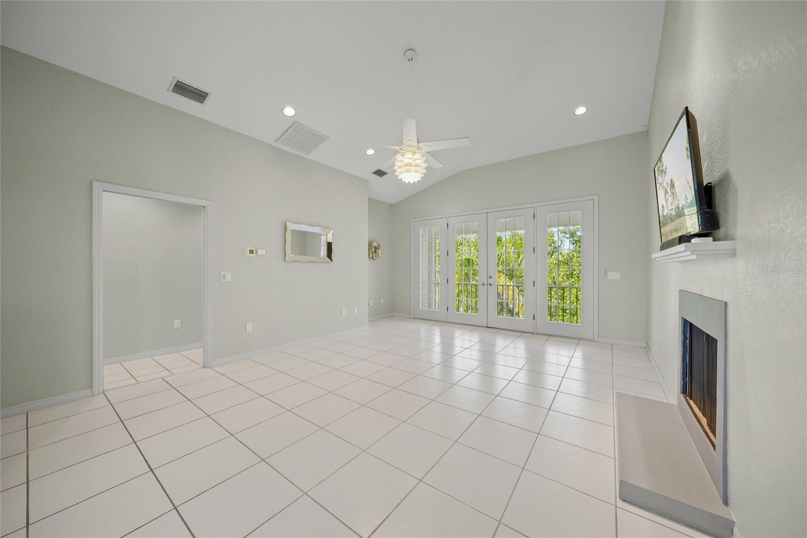 SLEEPY LAGOON PARK - Residential
