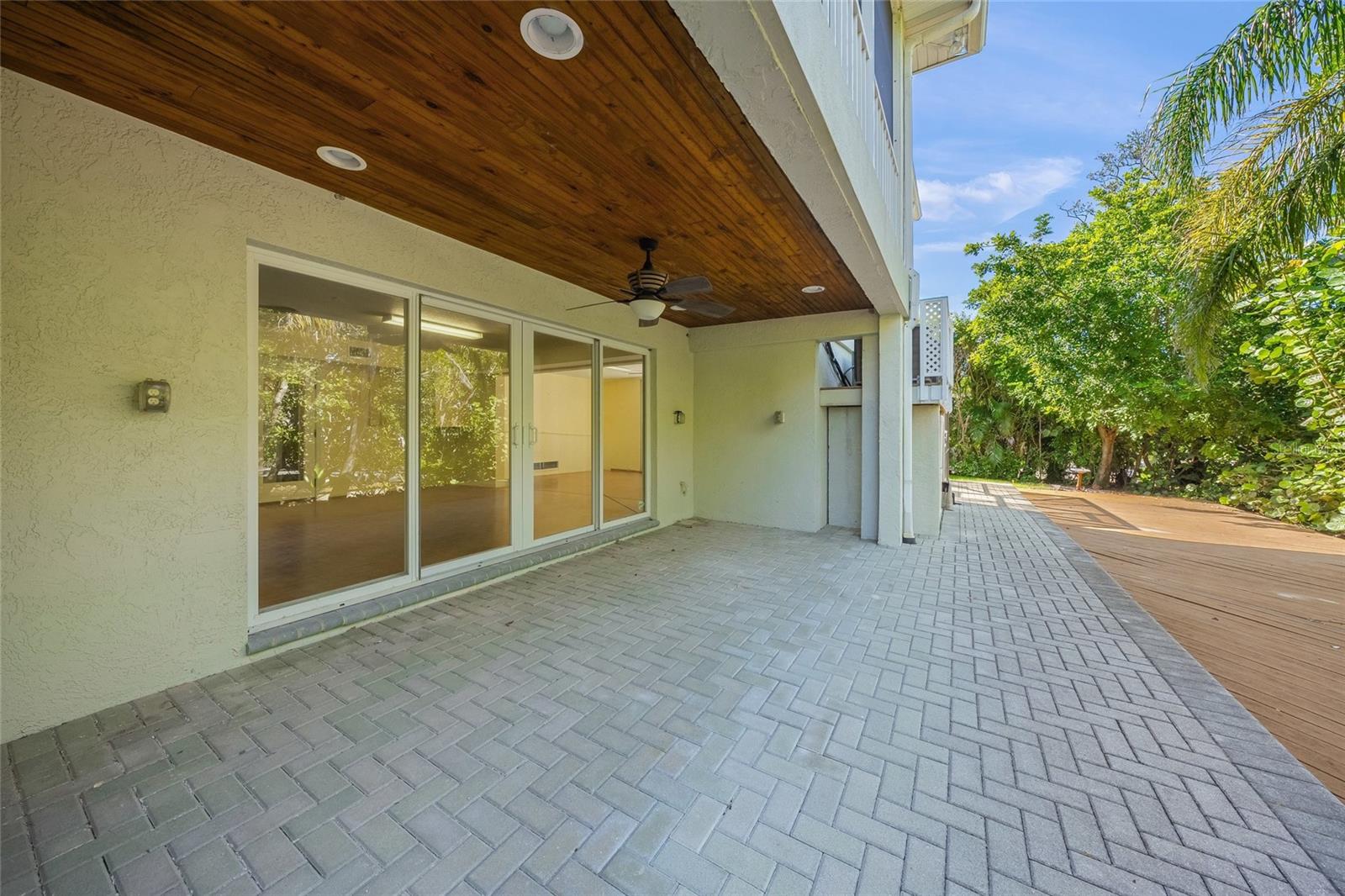 SLEEPY LAGOON PARK - Residential