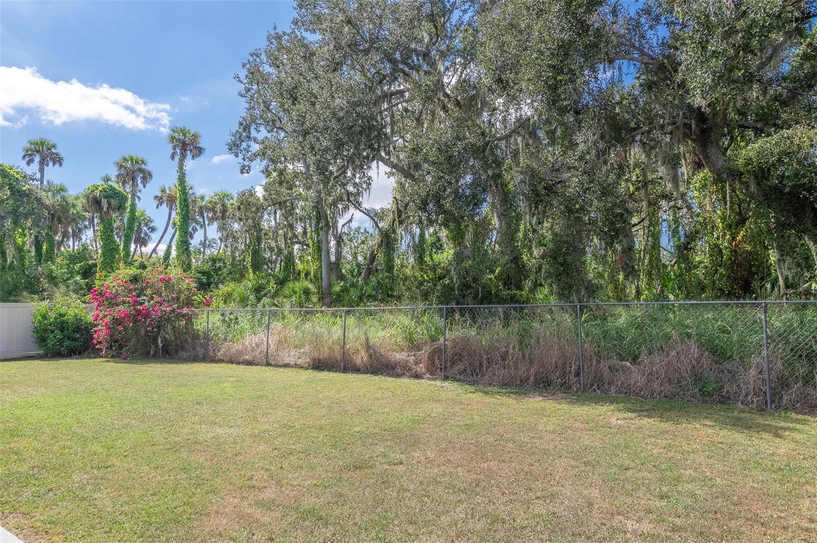WOODLAWN LAKES SECOND ADD - Residential