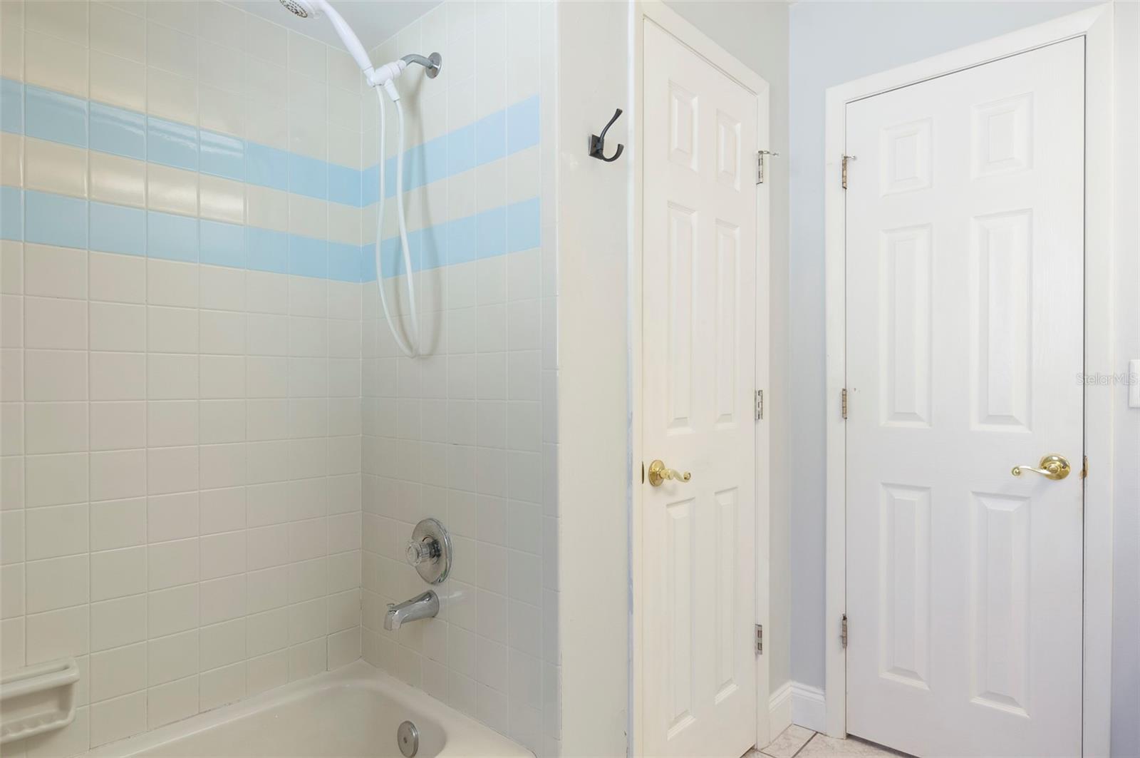 WOODLAWN LAKES SECOND ADD - Residential