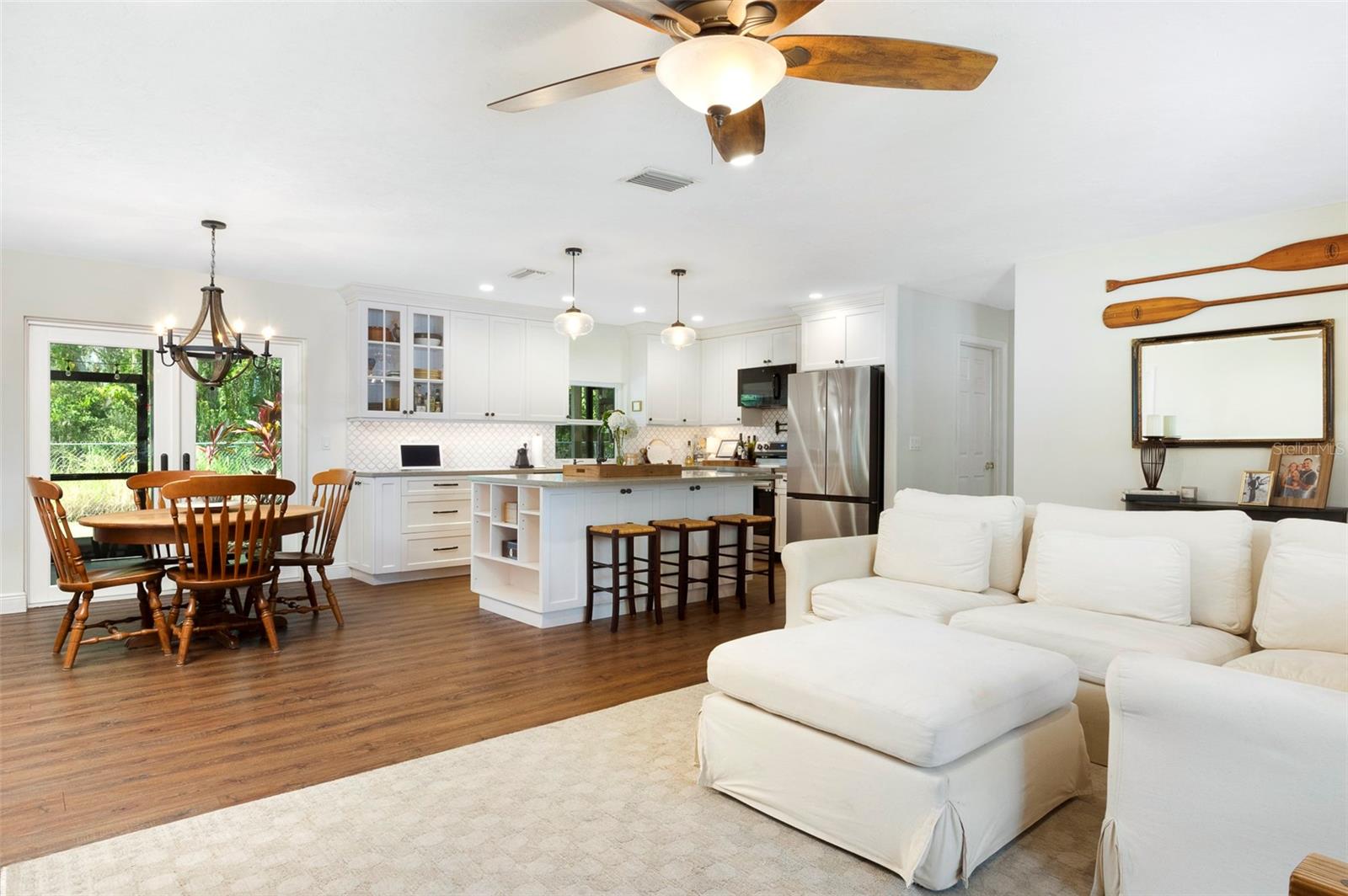 WOODLAWN LAKES SECOND ADD - Residential