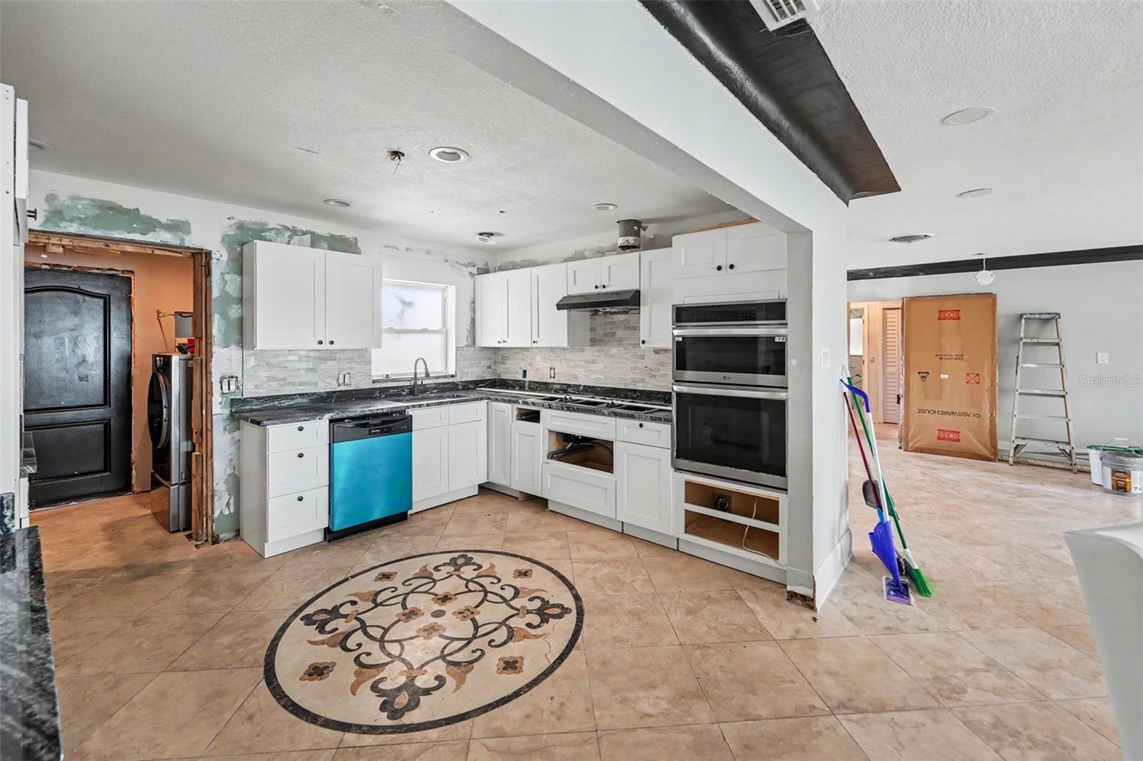 SUNRAY BEACH HOMES - Residential