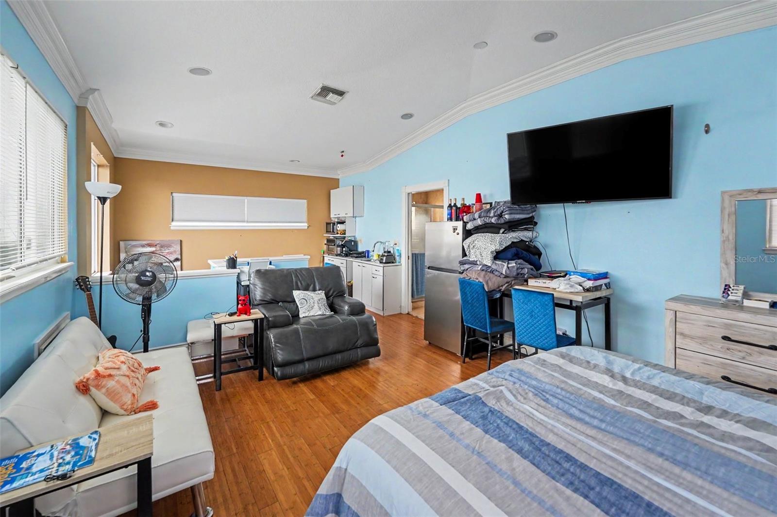 SUNRAY BEACH HOMES - Residential