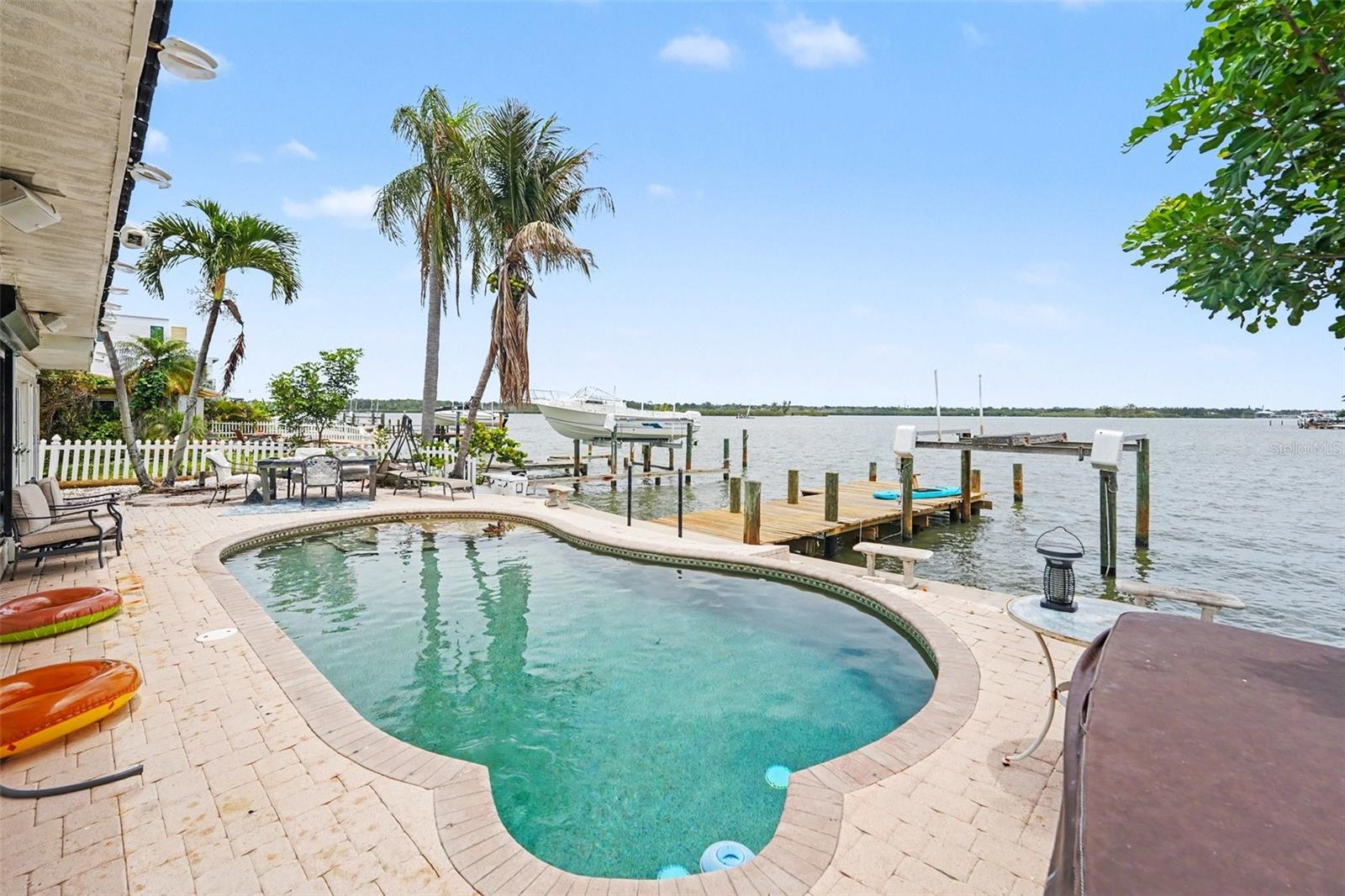 SUNRAY BEACH HOMES - Residential