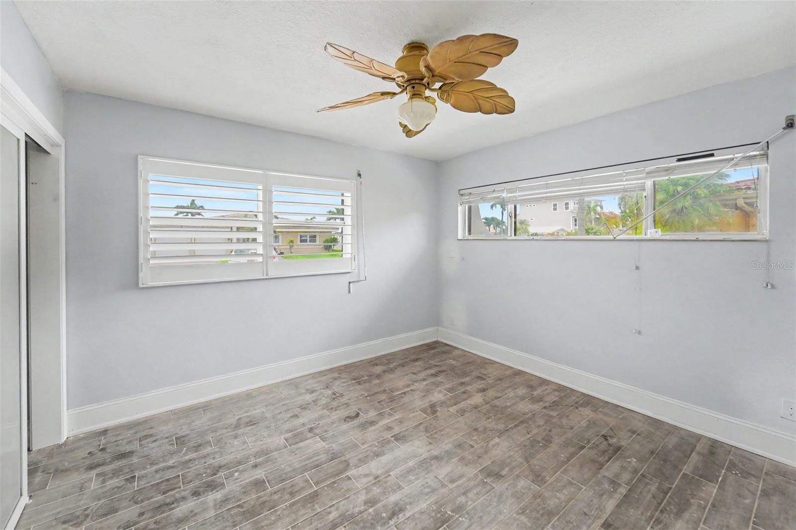 SUNRAY BEACH HOMES - Residential