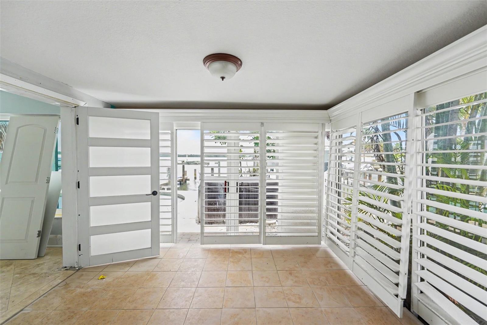 SUNRAY BEACH HOMES - Residential
