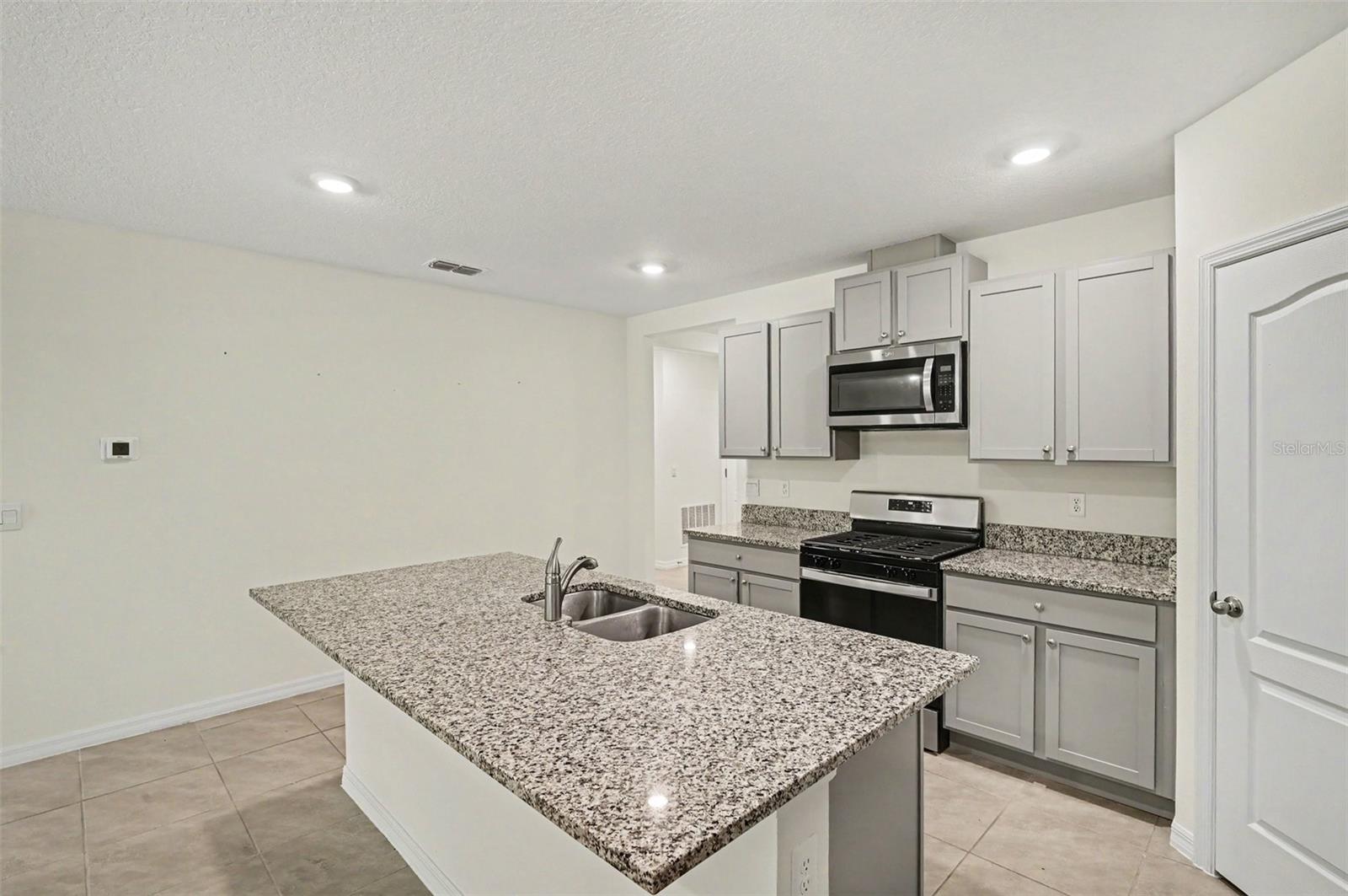 RIVIERA BELLA UN 9C - Residential Lease