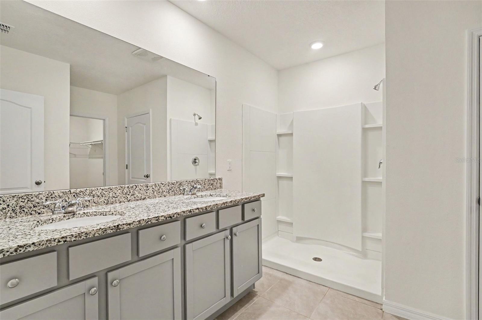 RIVIERA BELLA UN 9C - Residential Lease