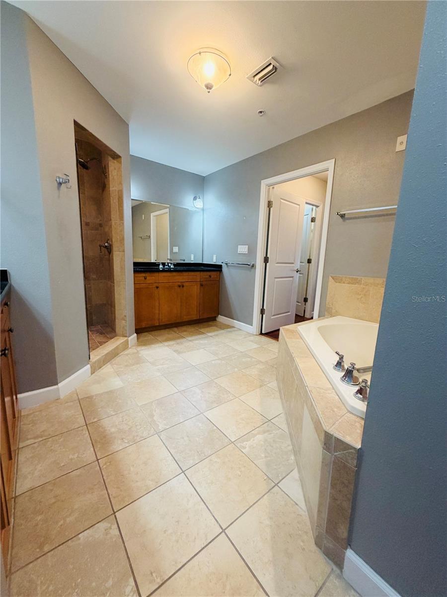 WELLESLEY CONDOMINIUM - Residential