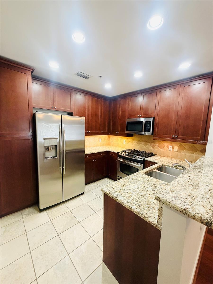 WELLESLEY CONDOMINIUM - Residential