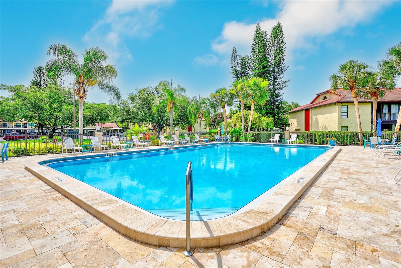 EL PASADO A CONDO - Residential
