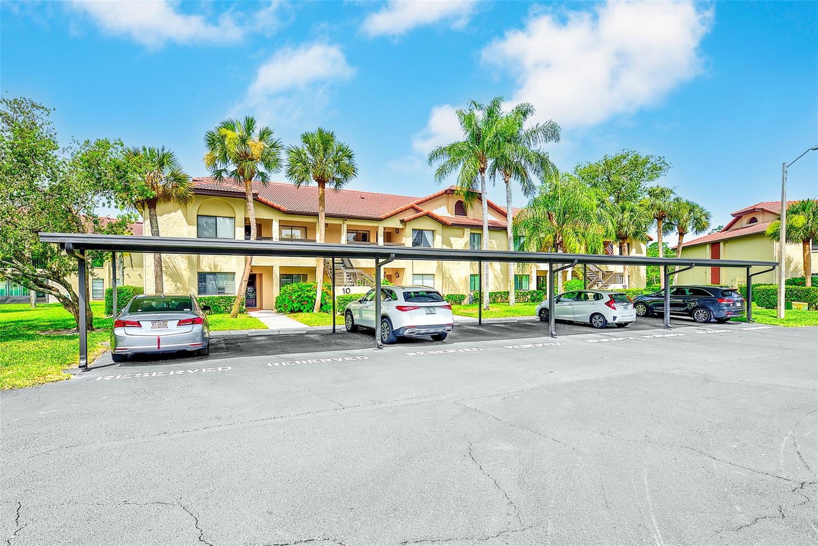 EL PASADO A CONDO - Residential