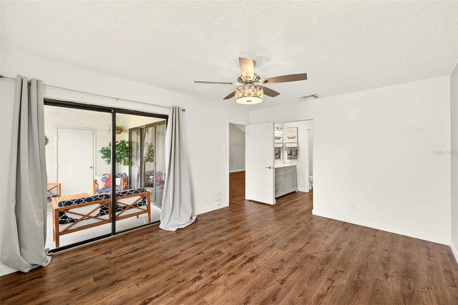 EL PASADO A CONDO - Residential