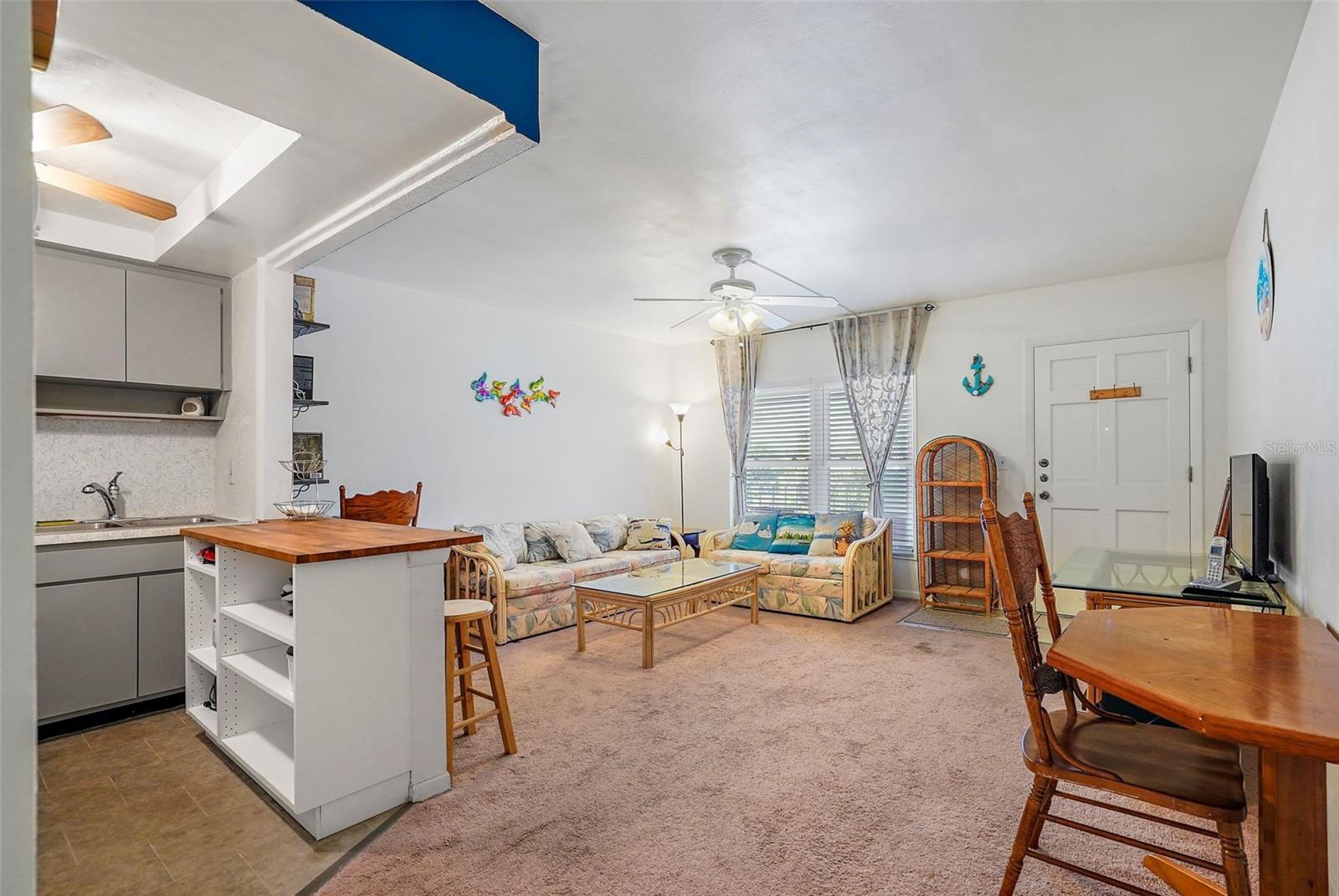 SUNSET PLAZA EAST APTS CONDO - Residential