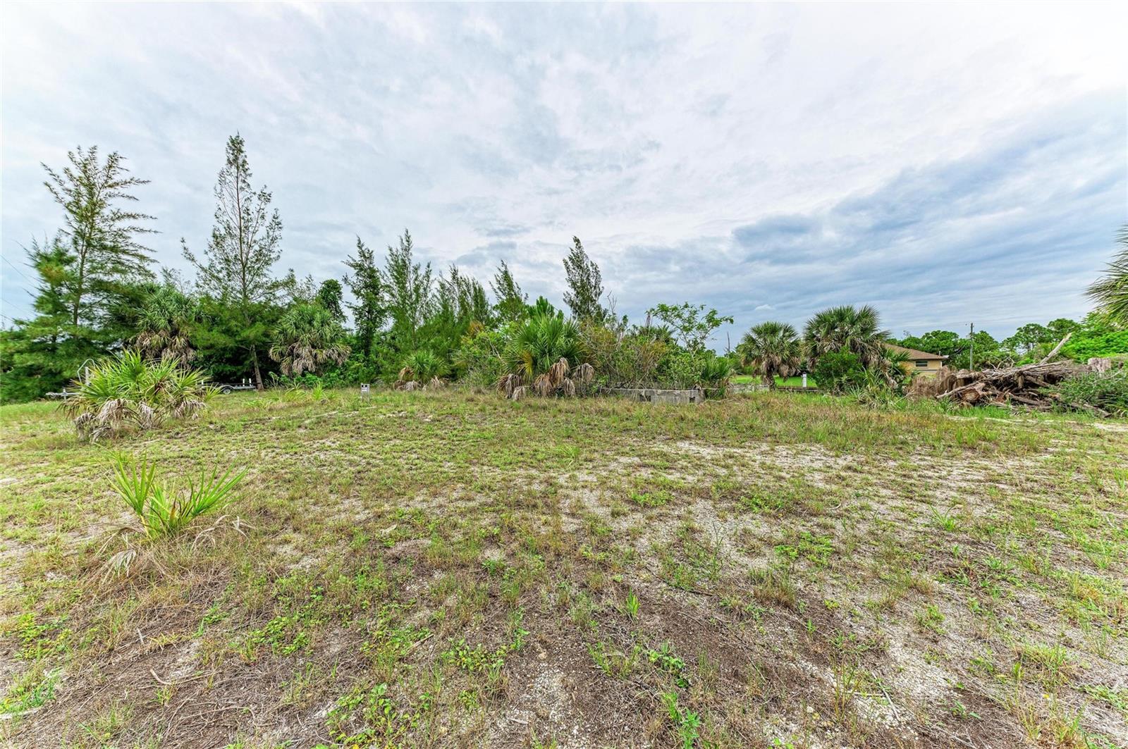 PORT CHARLOTTE SEC 82 - Land